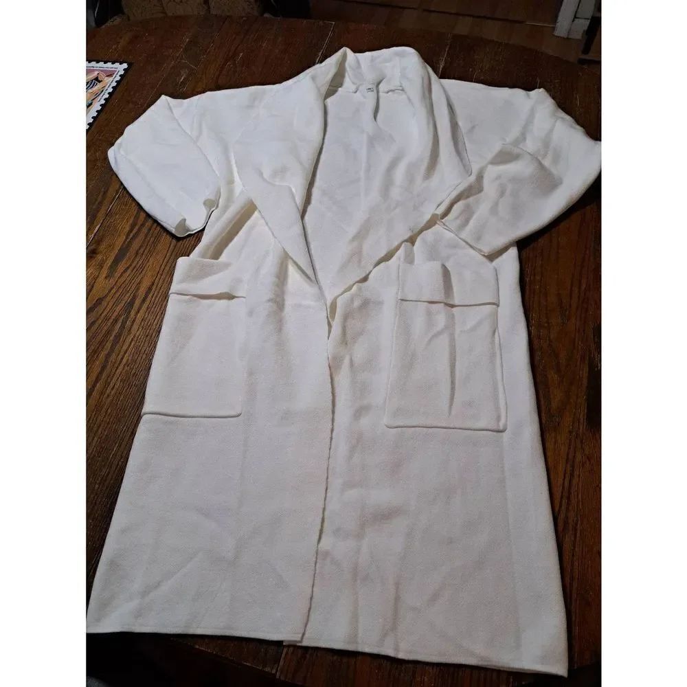 New XL Cream Long Sleeve Lapel Collar Open Front Cardigan Robe with Pockets NWOT